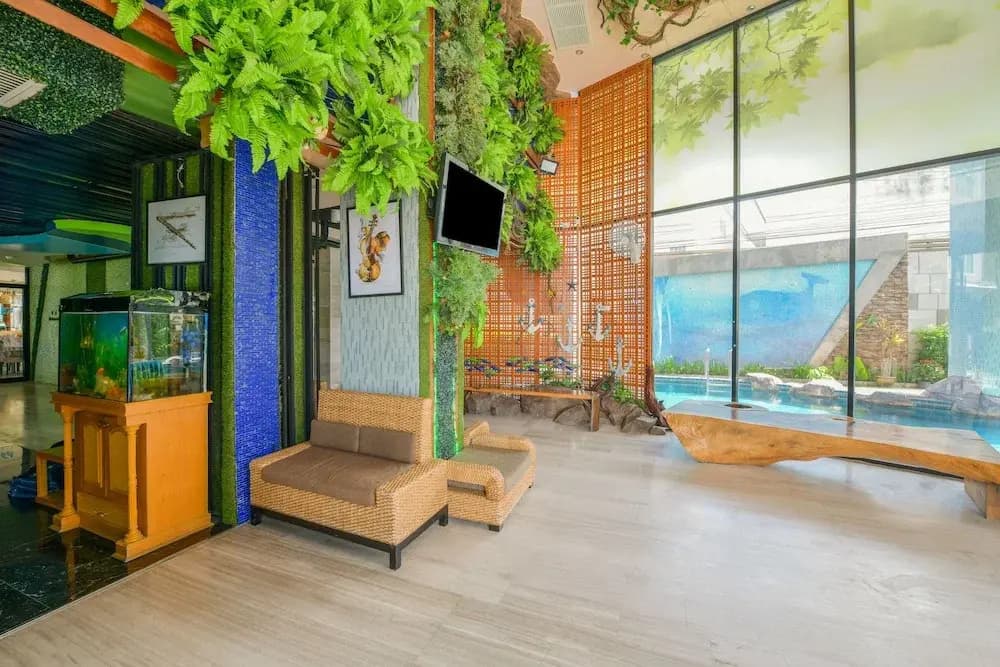 OYO 143 Dday Resotel Pattaya Hotel - photo 2
