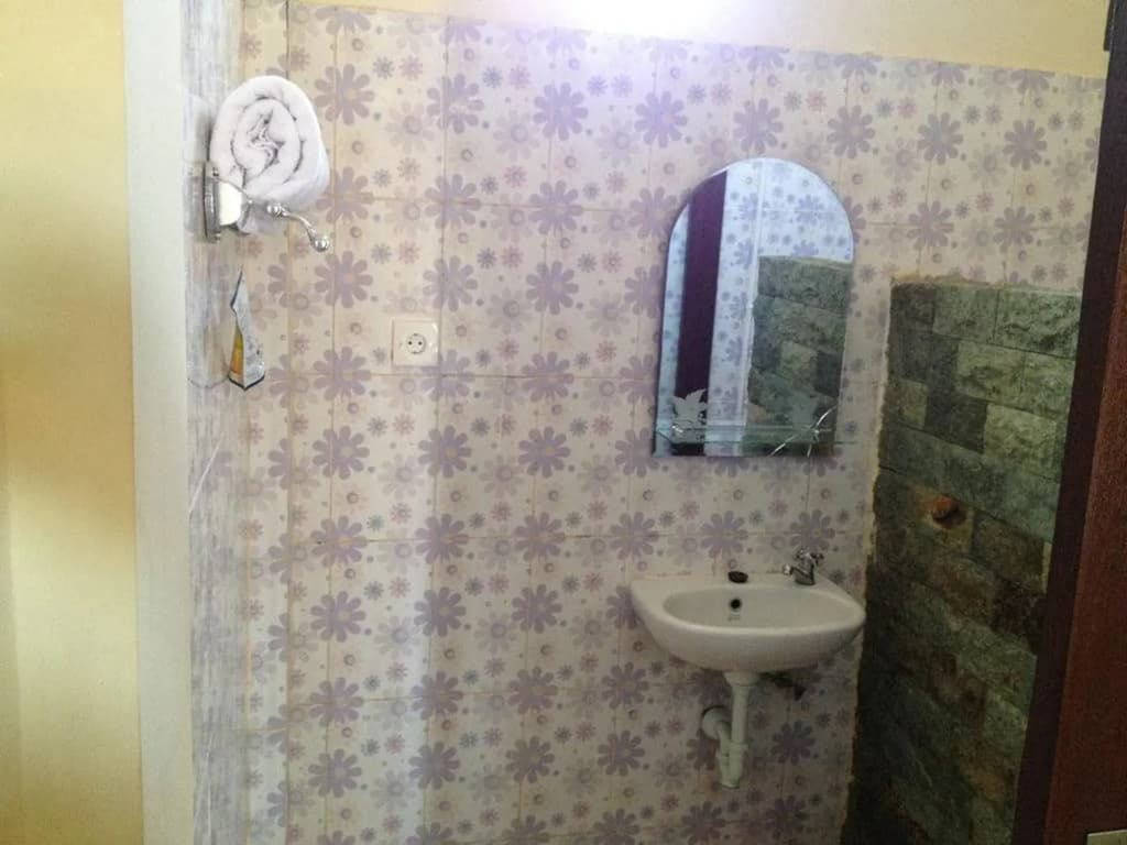 Sari Buana Bed & Breakfast - photo 8