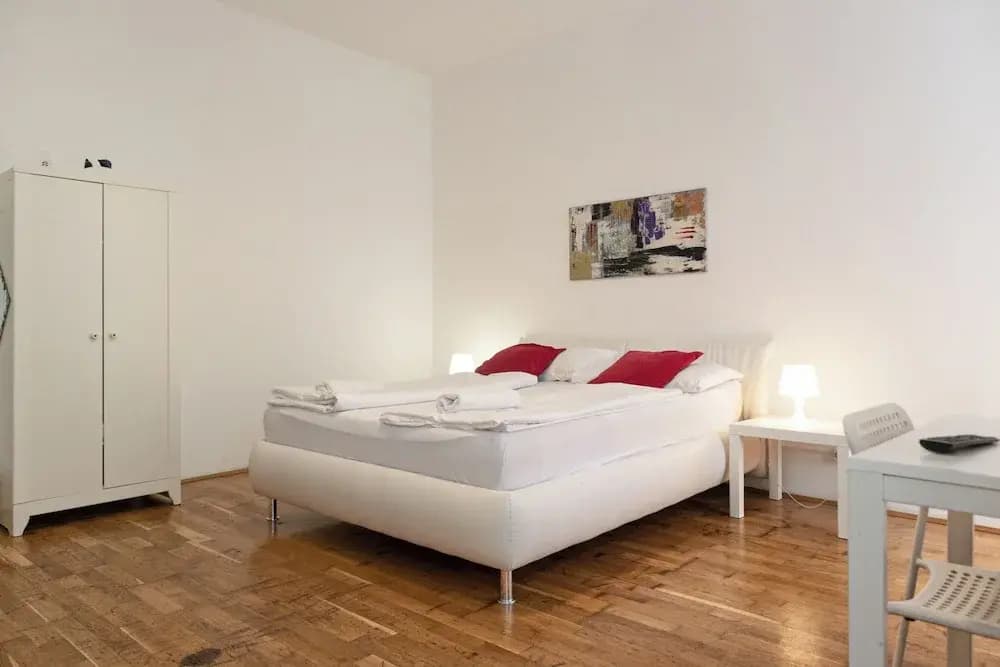 Affordable Private Room Easy City Access - photo 2