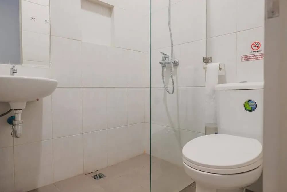 Kost M25 Hostel by Reddoorz - photo 9