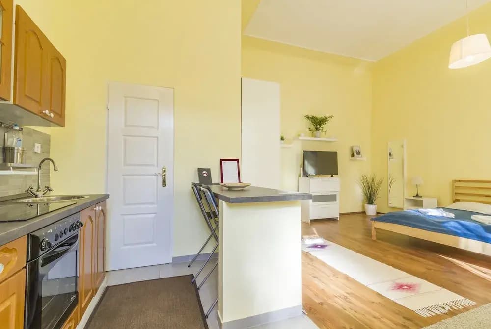 Curry Apartments - photo 18