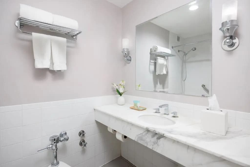 The Andrew Hotel - photo 42