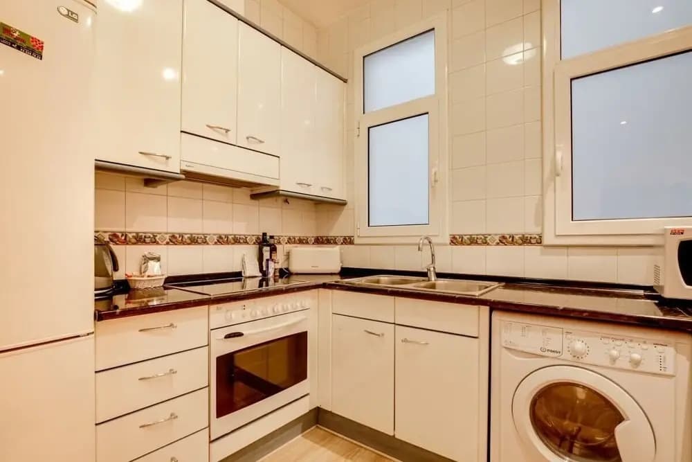 Joyful 2 Bed in the fantastic Sant Antoni area - photo 11