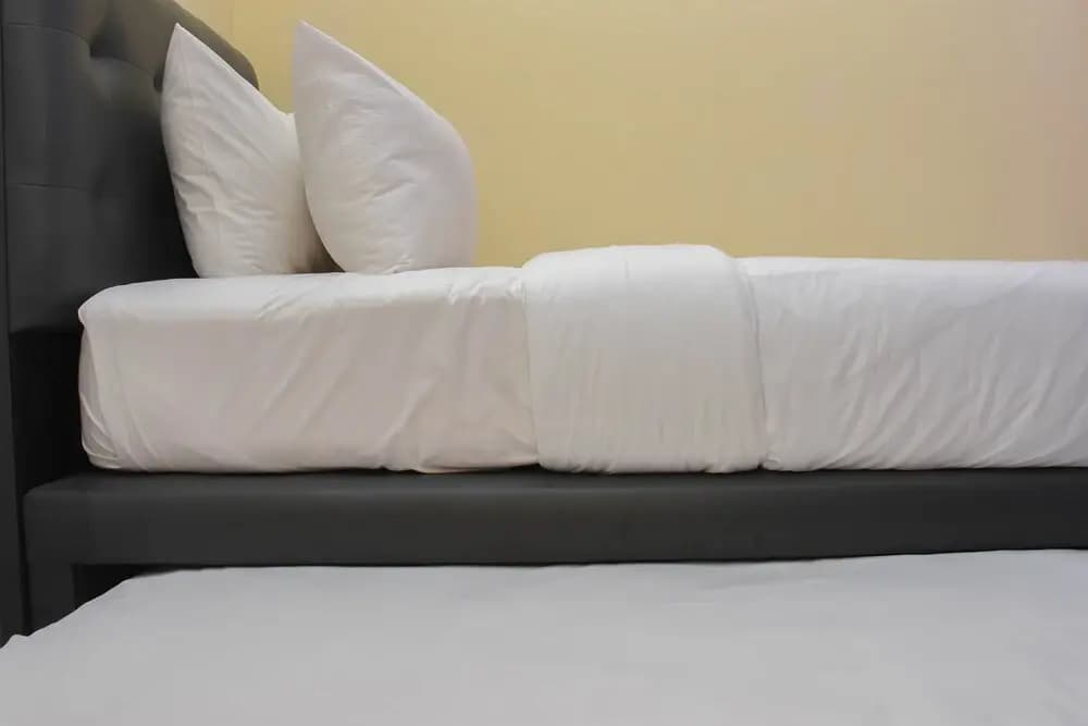 Comfort And Homey 2Br At Green Pramuka City Apartment - photo 3
