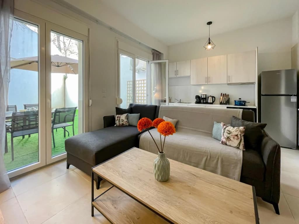 SOHO Modern 55sqm Studio with Secret Garden - photo 7