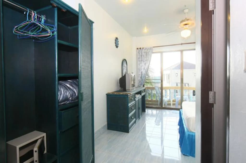 Patong Sunbeach Hotel - photo 2