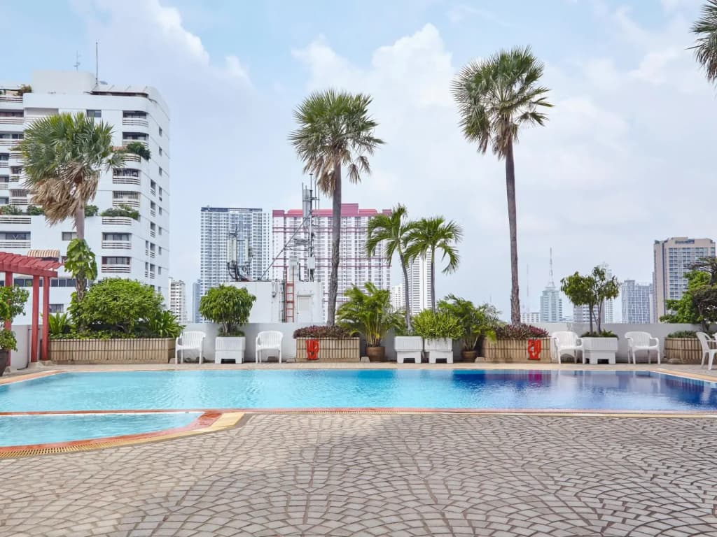 Baiyoke Suite Hotel - photo 21