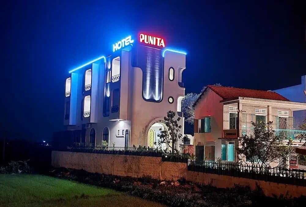 Punita Hotel - photo 1