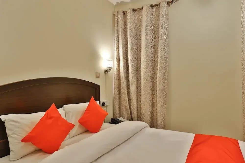 Seattle Hotel by OYO Rooms - photo 22