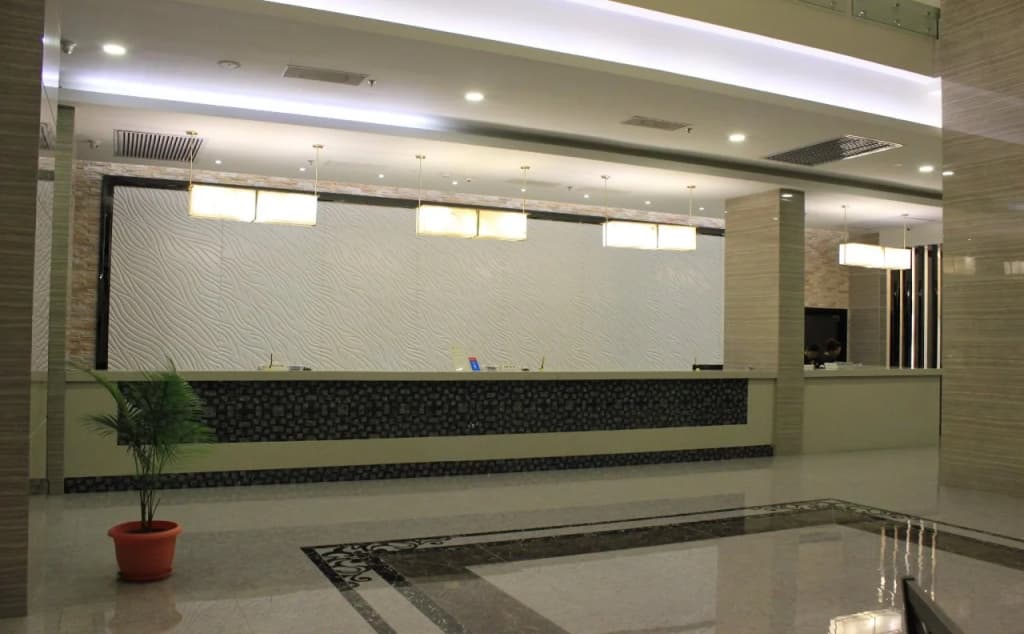 Livingston Hotel - photo 2