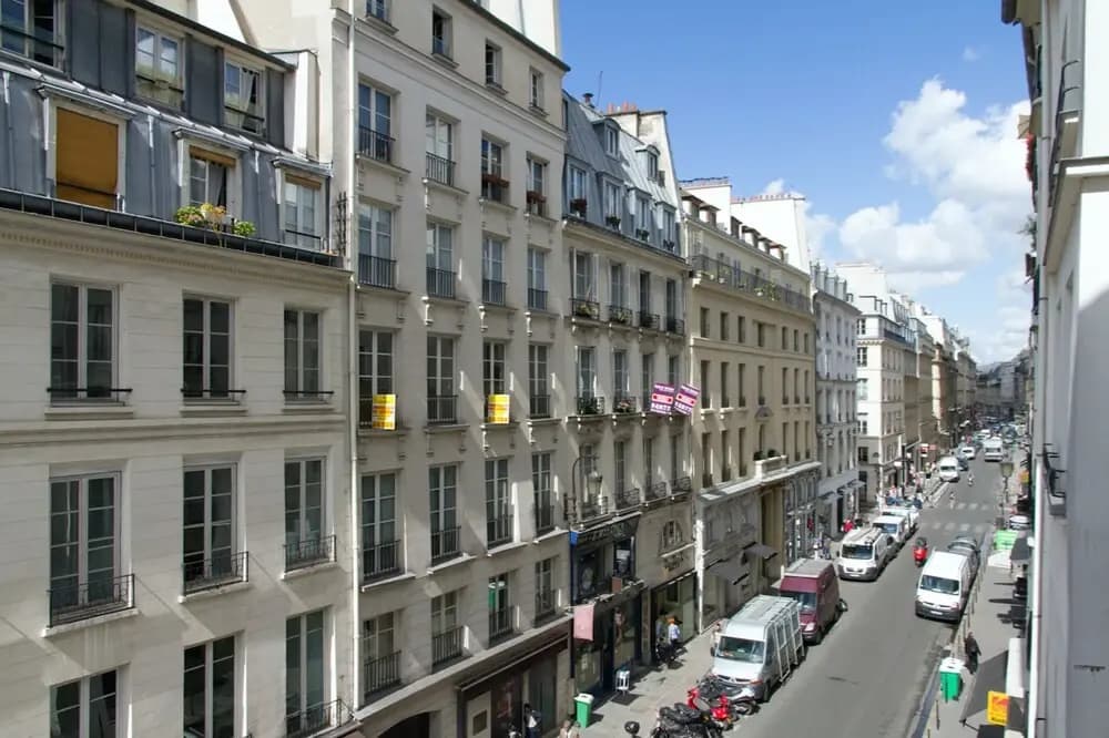 Louvre - Tuileries Gardens Apartment - main photo