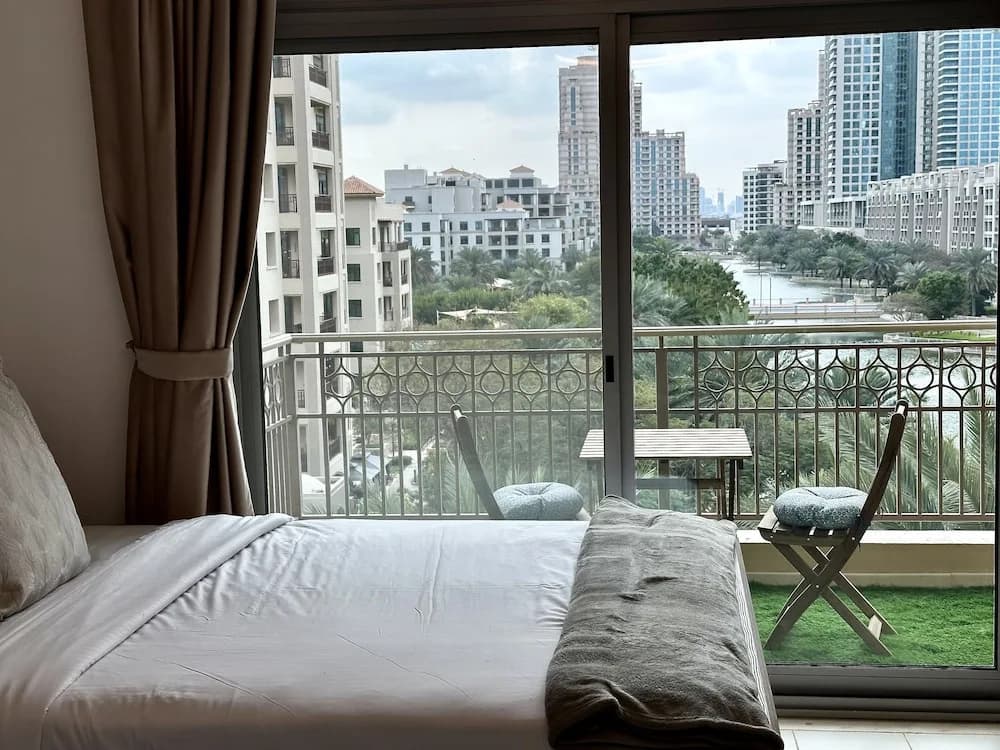 Lux BnB I Una Tower I Lakes View - photo 6