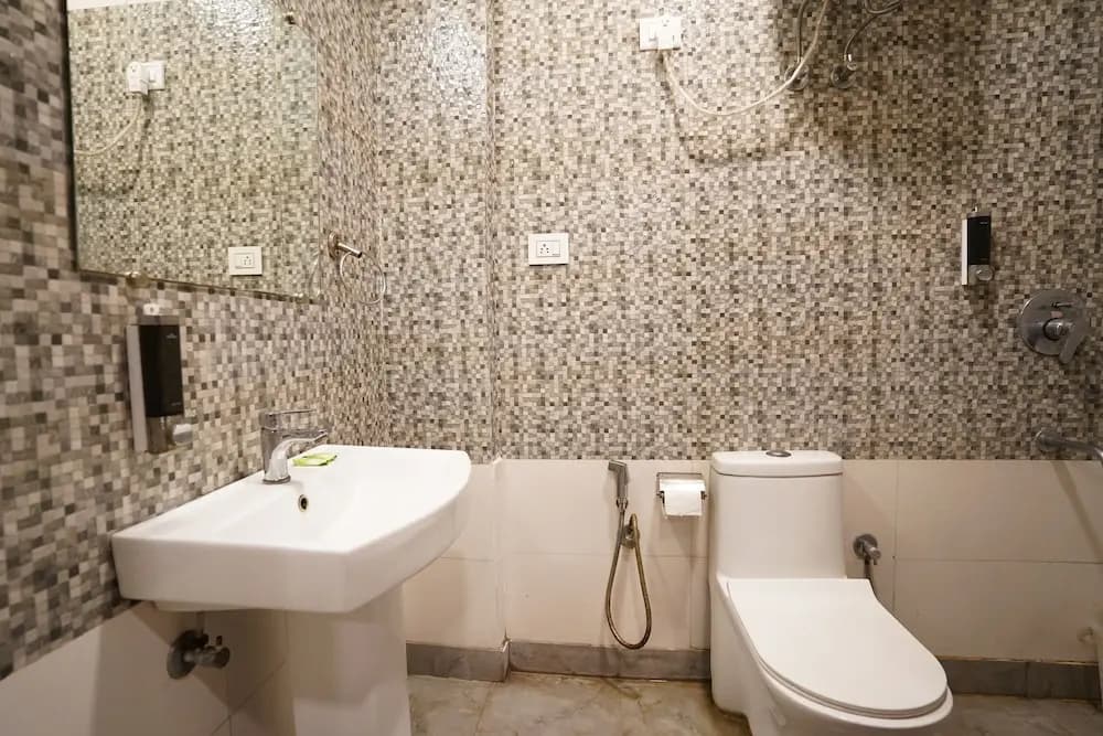 Hotel Lyf Corporate Suites - Peera Garhi - photo 8