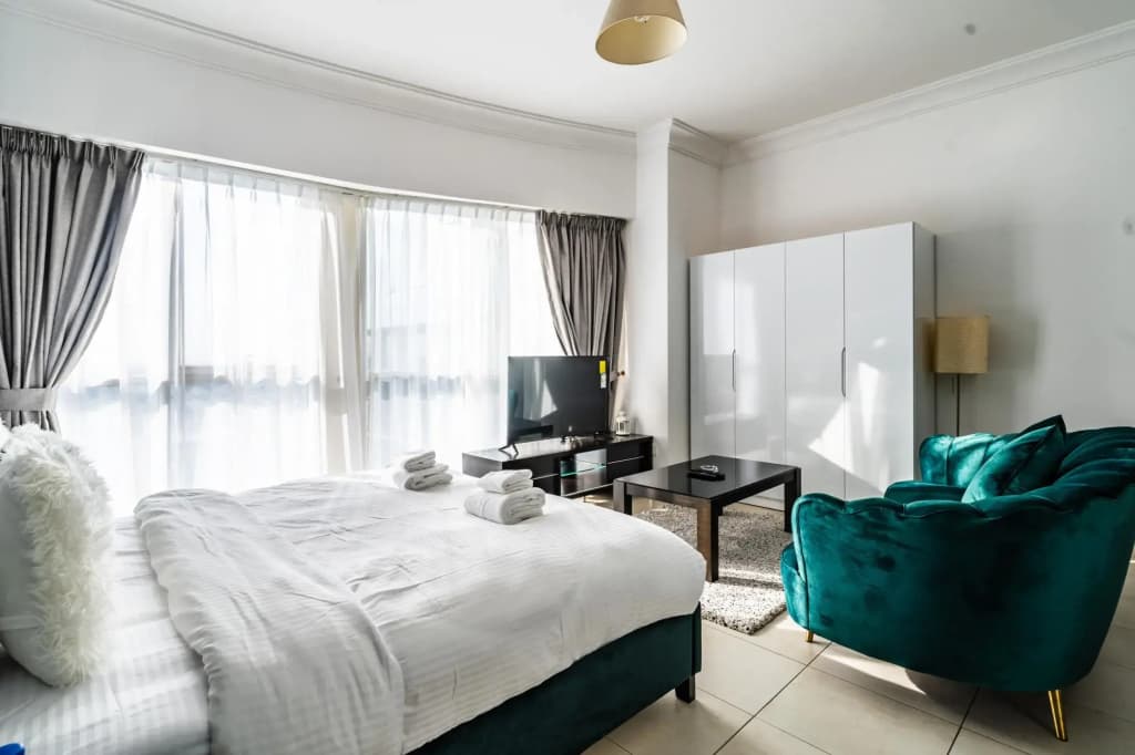 JLT - Lakeshore Tower 807 - photo 5