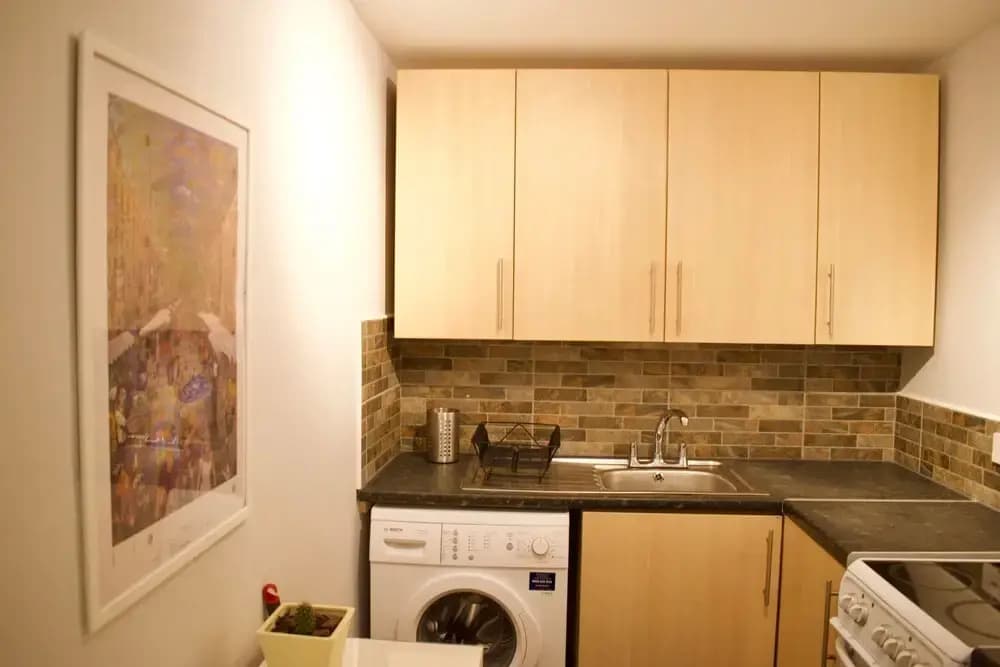 Welcoming 2 Bedroom Flat Near Fountainbridge - photo 19