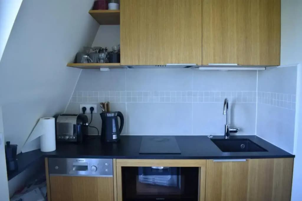 Fully Renovated Bright Studio with High View - photo 10