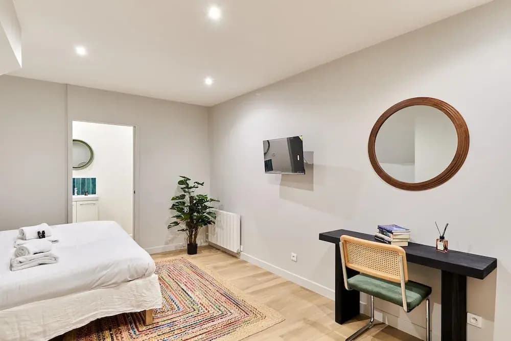 Charming Apartment Center of Paris by Studio Prestige - photo 3