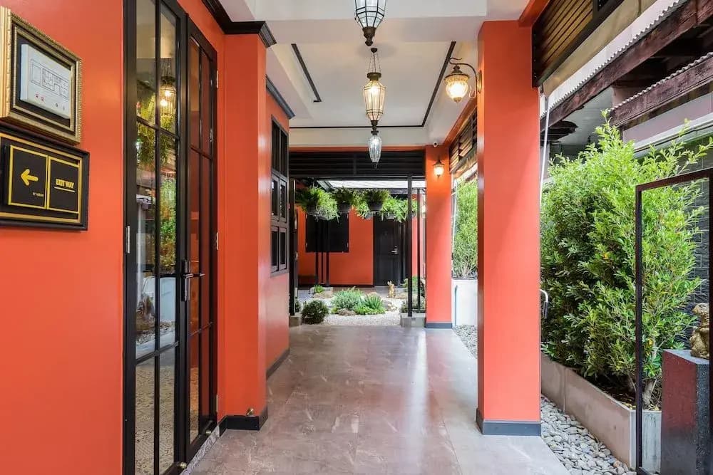 De Phanakron Boutique Hotel - photo 2
