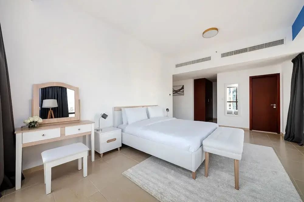 Panoramic Spacious City View 2BR Escape - photo 4