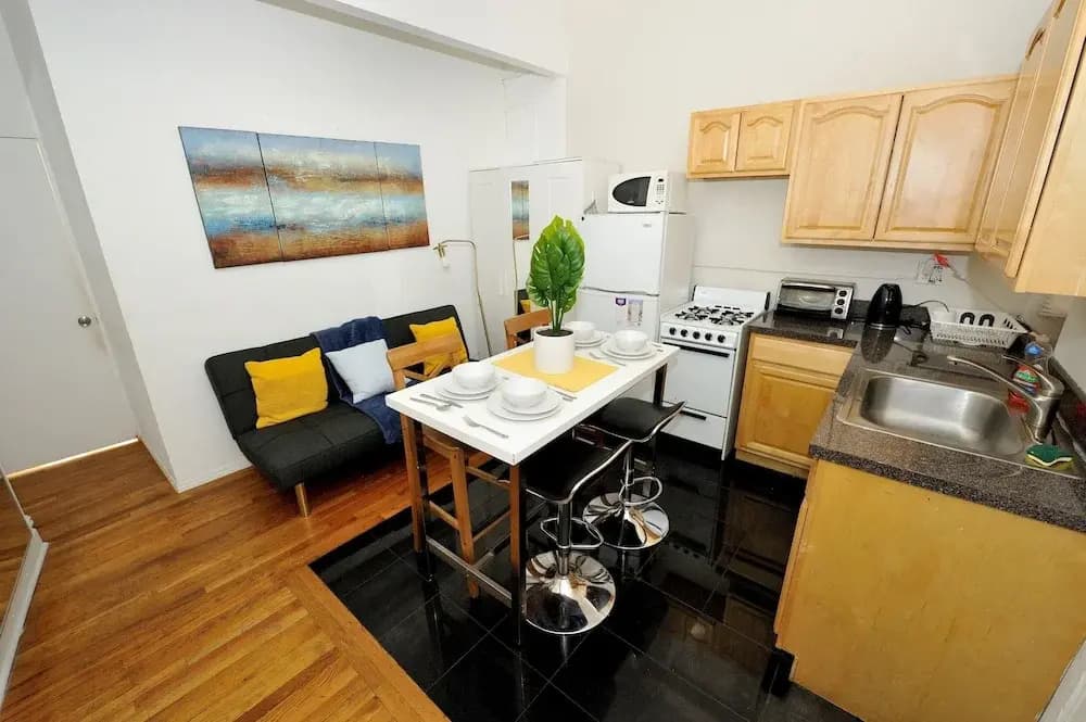 Midtown West Furnished Apartment 3BR Perfect Share - photo 3