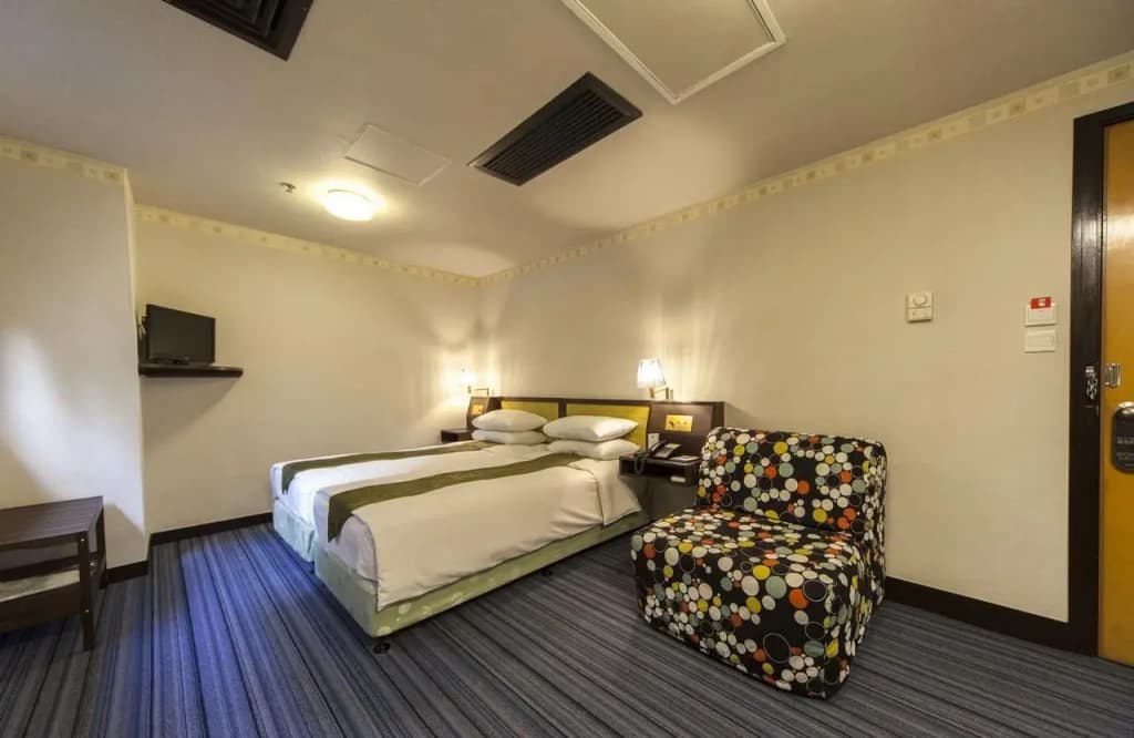 Evergreen Hotel - photo 6