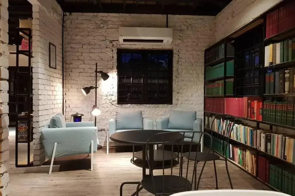 Books & Beds - main photo
