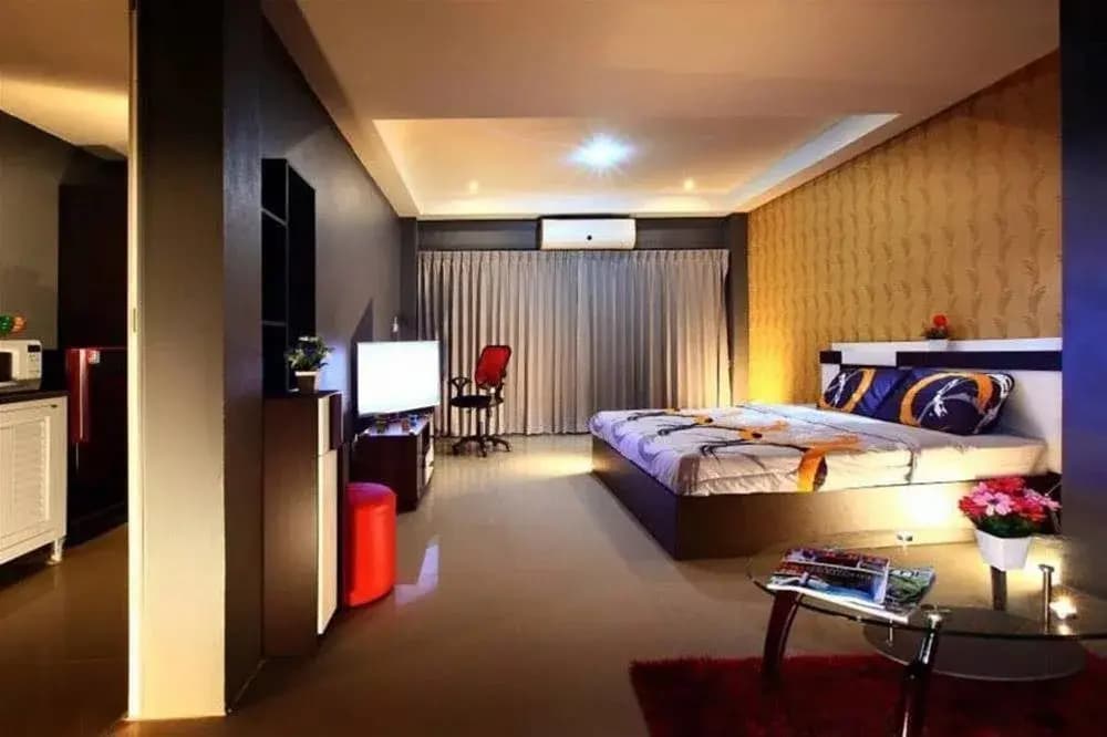 Lancome Plus Hotel - photo 3