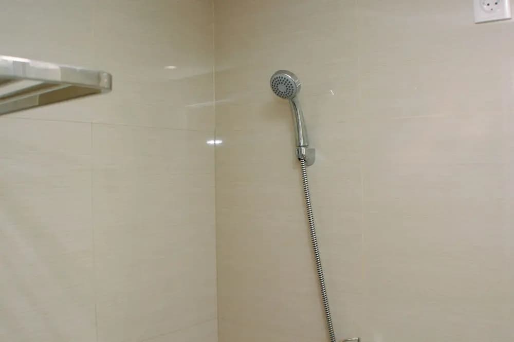 Comfort And Modern Look Studio Loft At Apple 1 Condovilla Apartment - photo 16