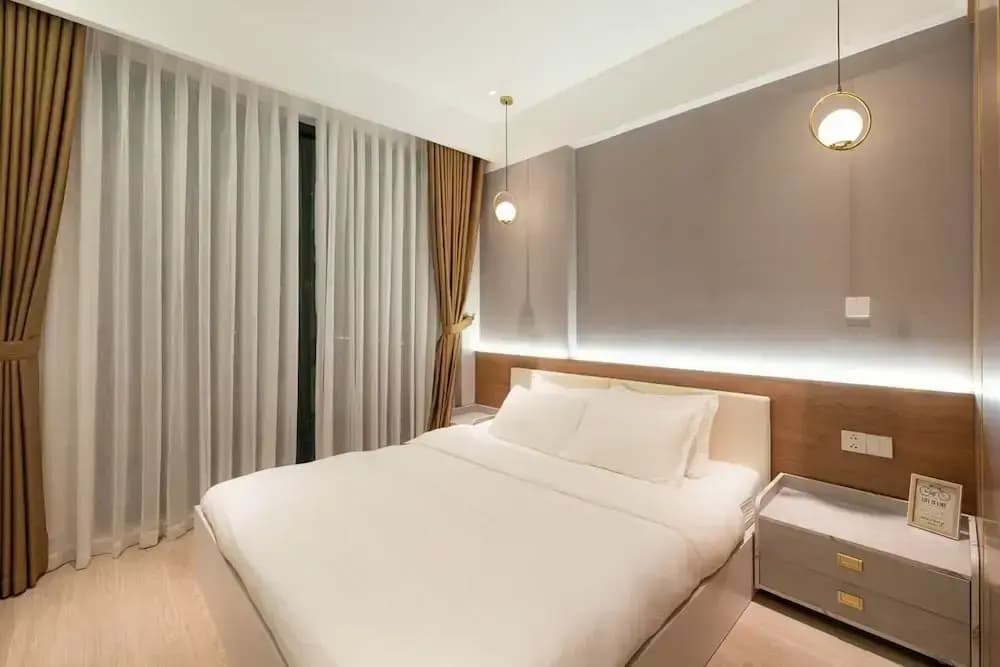 Happy Light Apartment in the Cardinal Court - photo 7