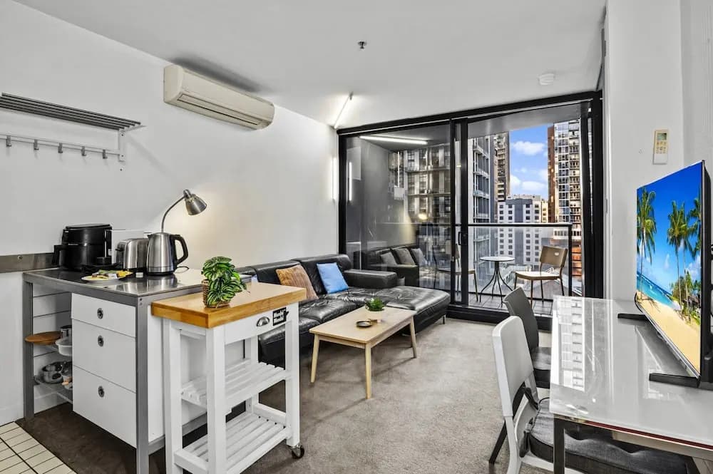 Central 2 Bed Apartment Near Melbourne CBD - photo 11
