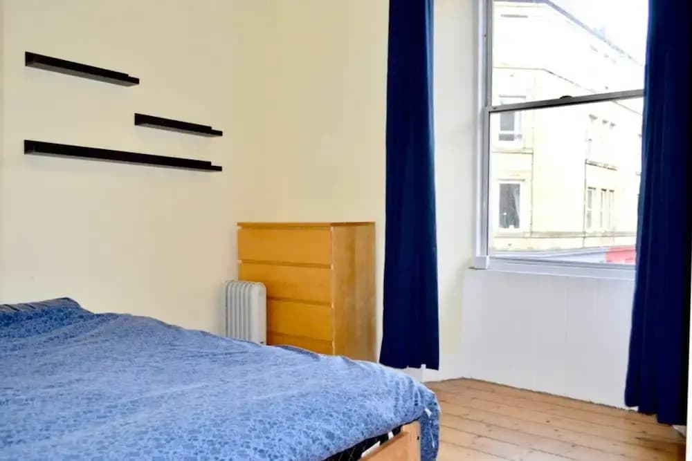 Bright & Spacious 1BD Apartment in Edinburgh - photo 4