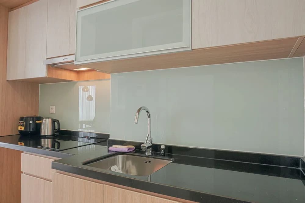 Fabulous Menteng Park Studio Apartment - photo 13