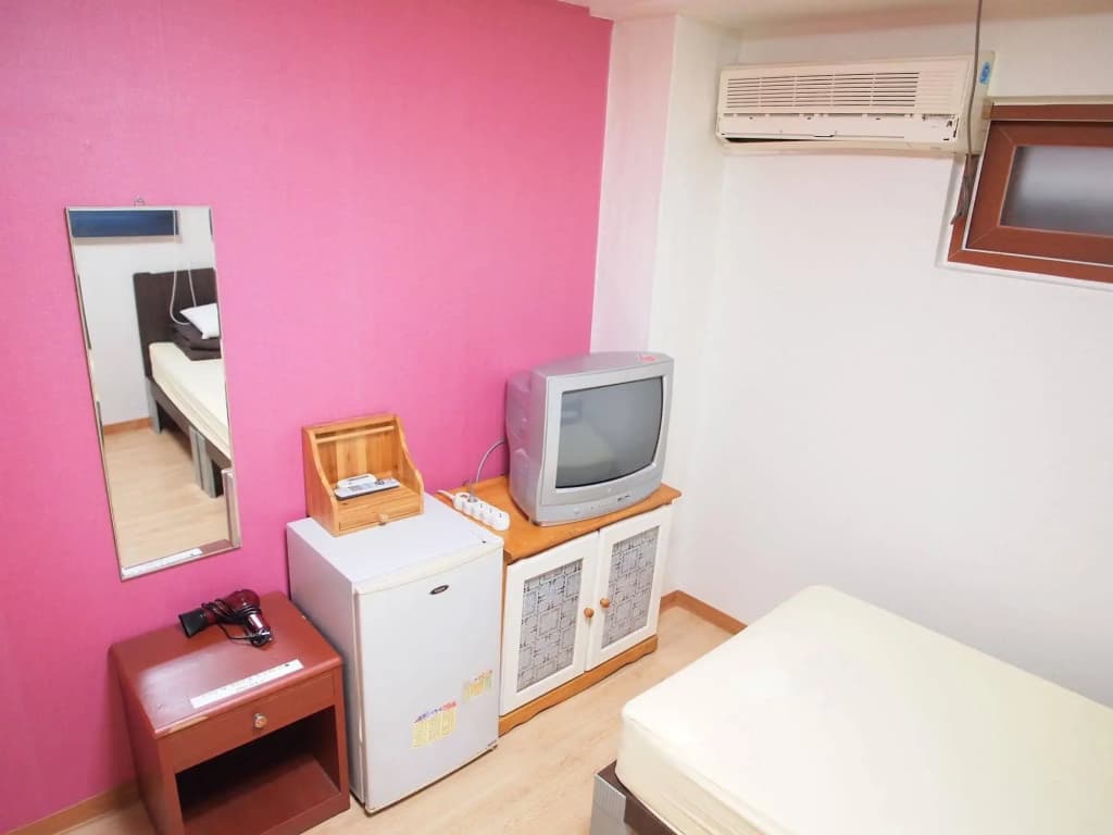 Shinchon Hostel - photo 12