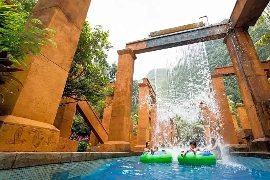 Ipoh Sunway Onsen Themepark Suite  6-11pax 2parkin - photo 2
