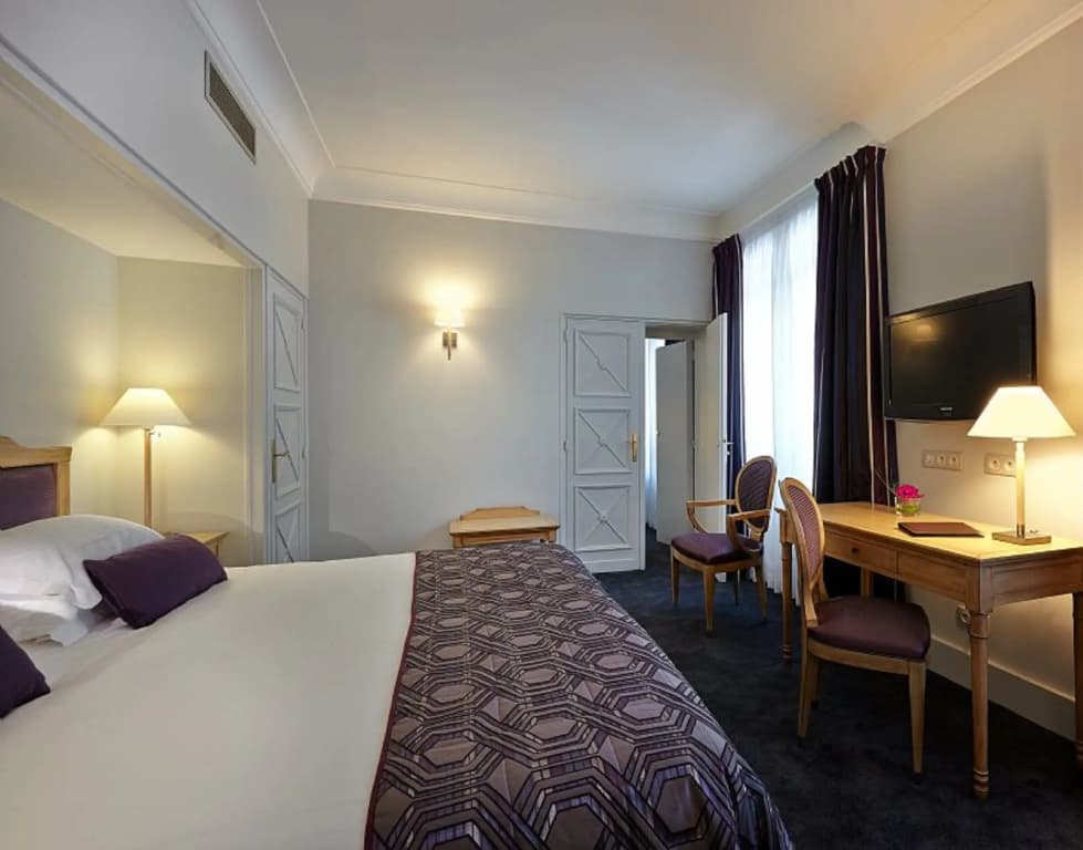 Royal Hotel Paris Champs Elysées - photo 23