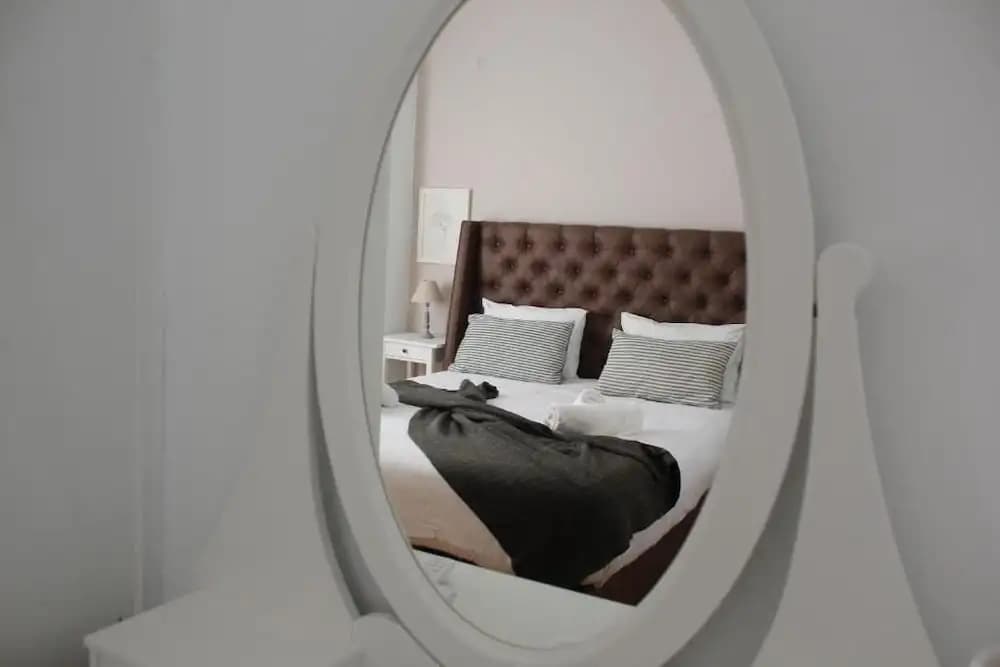 Suite 2 Bedrooms - photo 5