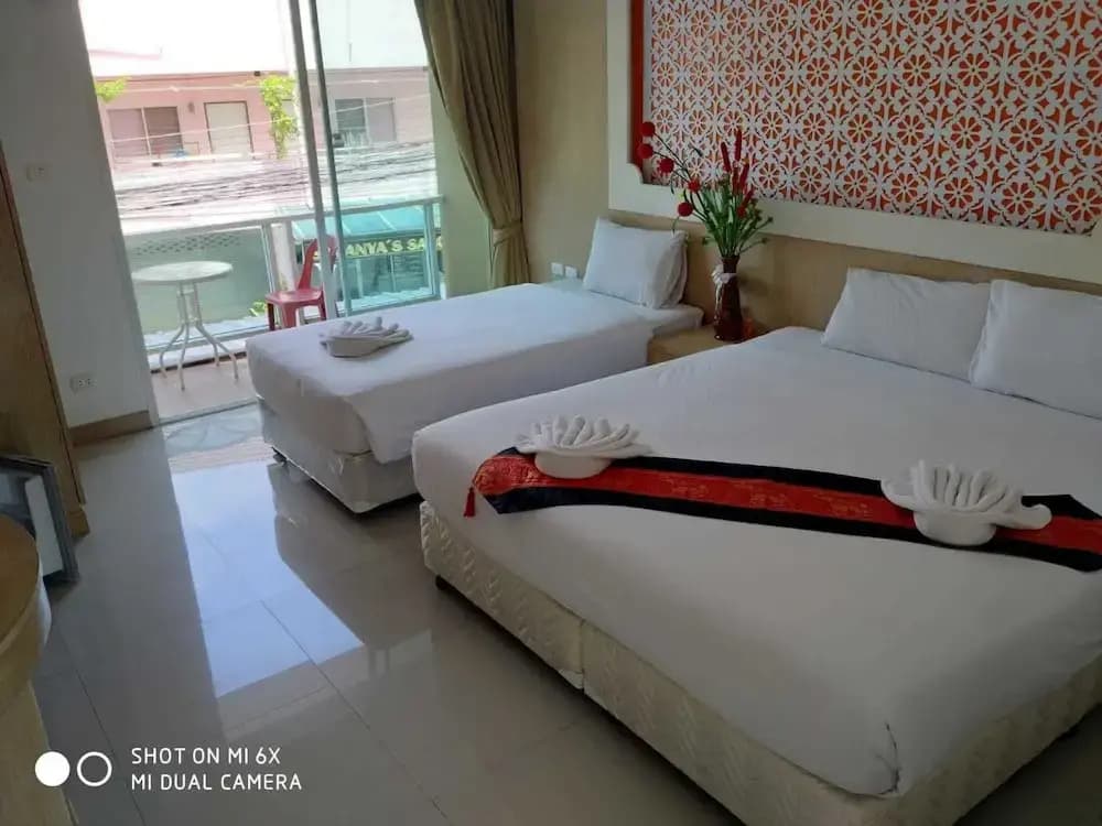 T & C Hotel Patong Beach - photo 4