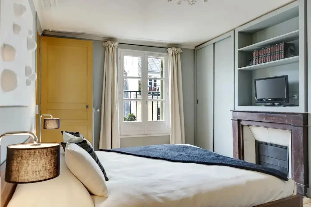 Paris Louvre Elegant residence - photo 2
