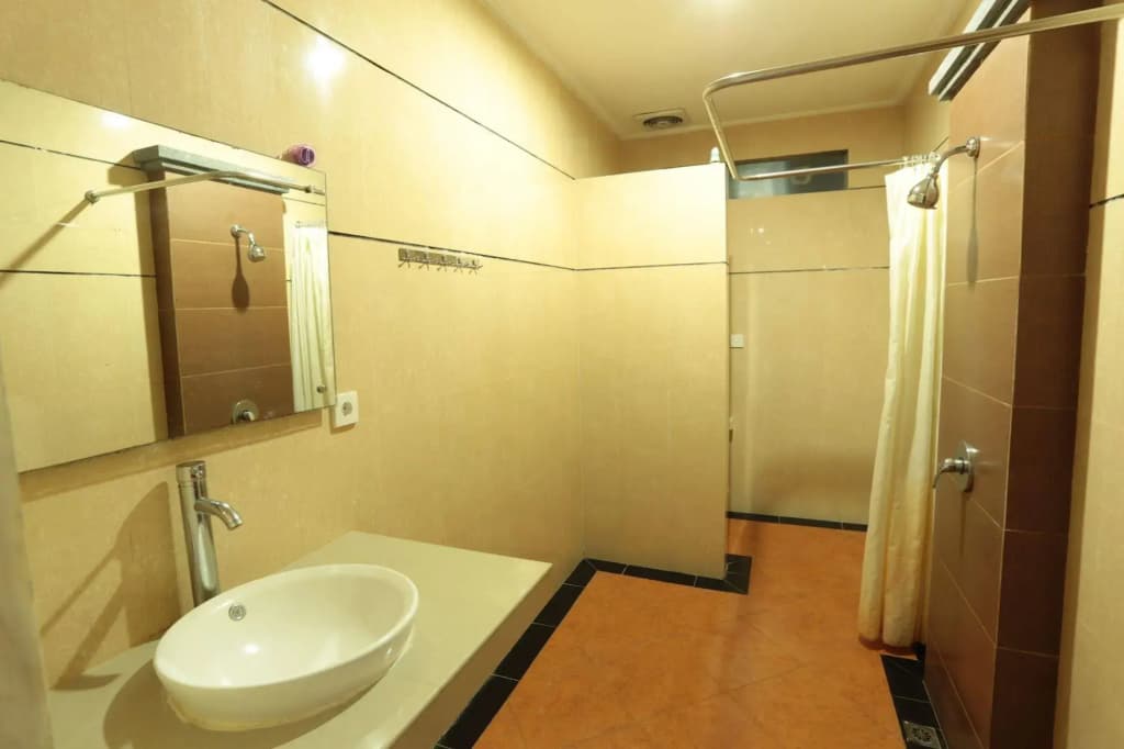 La Walon Hotel - photo 8