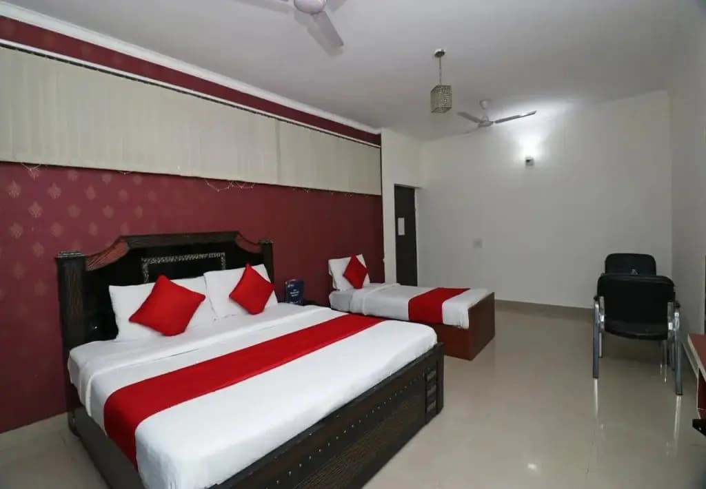 Kehar Palace by OYO Rooms - photo 7