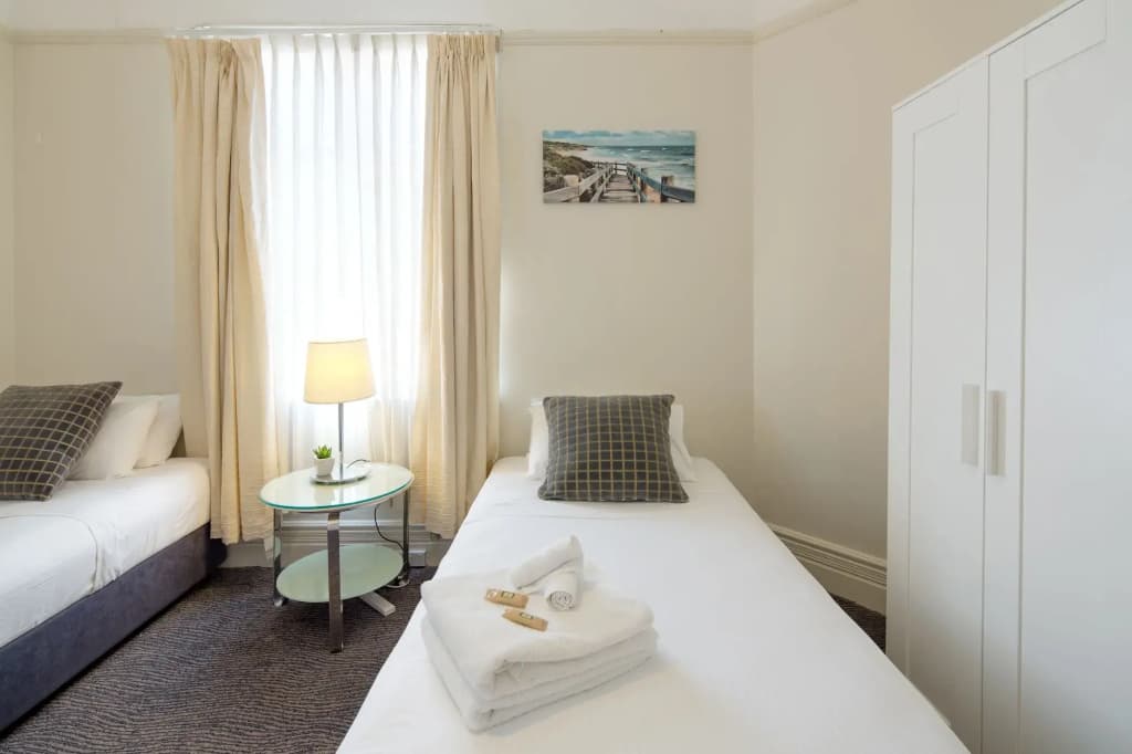 Neutral Bay Lodge - photo 6