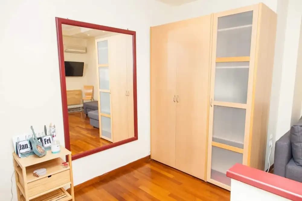 Centrally Located Studio In Athens - photo 4