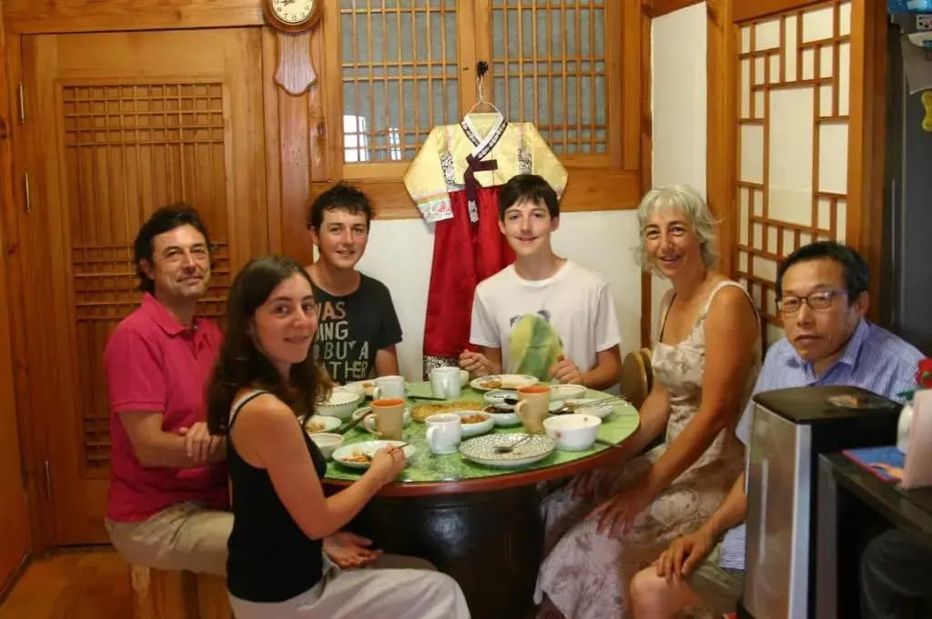 Bukchonmaru Hanok Guesthouse - photo 22