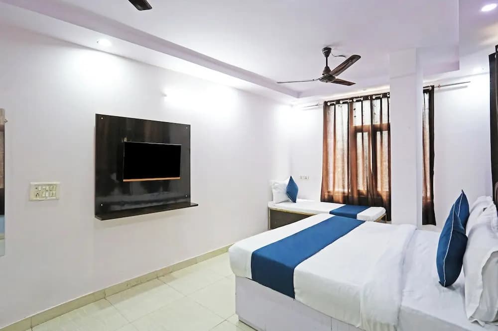 Hotel Raaso Inn Laxminagar BY Arrow - photo 4