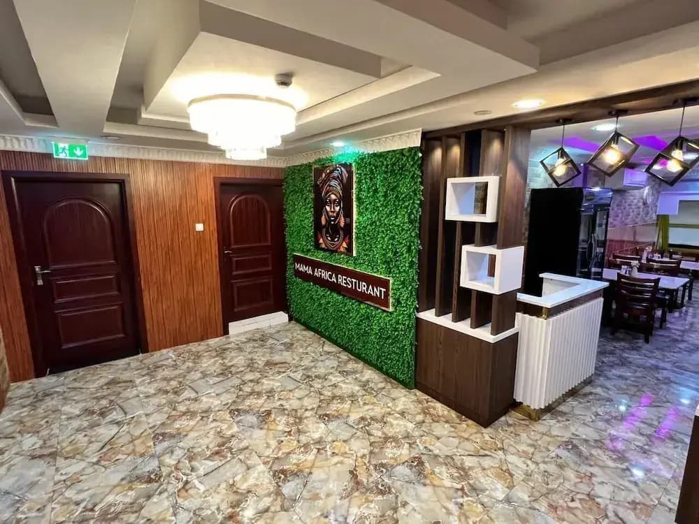 London Hotel - photo 7