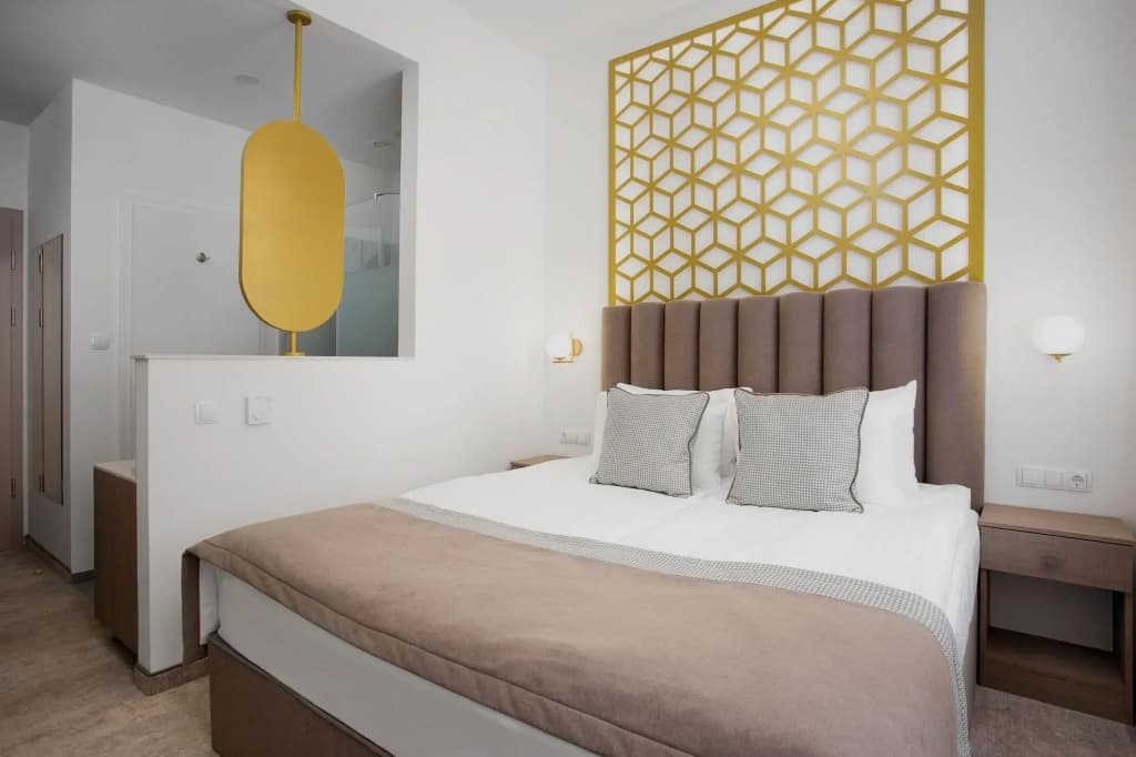 Mera Hotel - photo 4