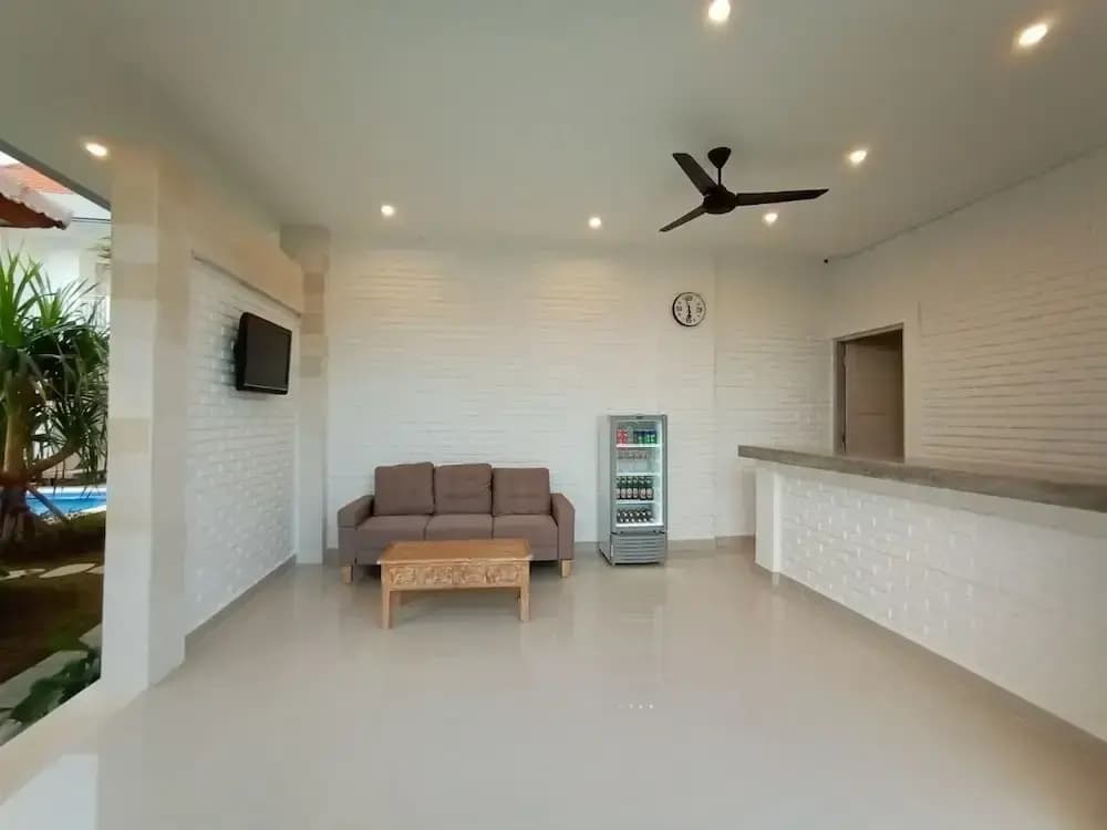 Berawa Dini Guesthouse - photo 2