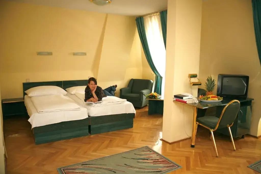 Hotel Bara Budapest - photo 7