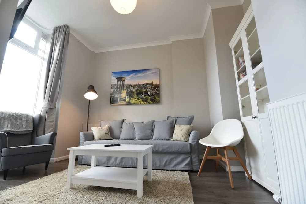 First Pleasance Luxury Apartment - photo 2
