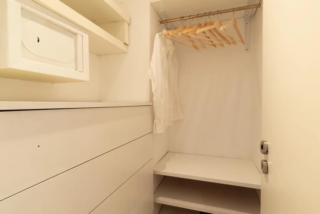 Swimming pool apartment with private parking - photo 11